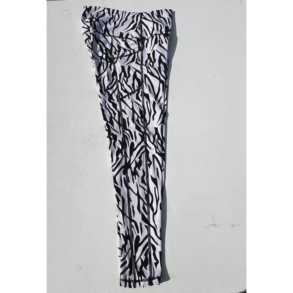 ZYIA ACTIVE SAFARI BLACK AND WHITE ZEBRA LEGGINGS SIZE 6-8 - Picture 3 of 9